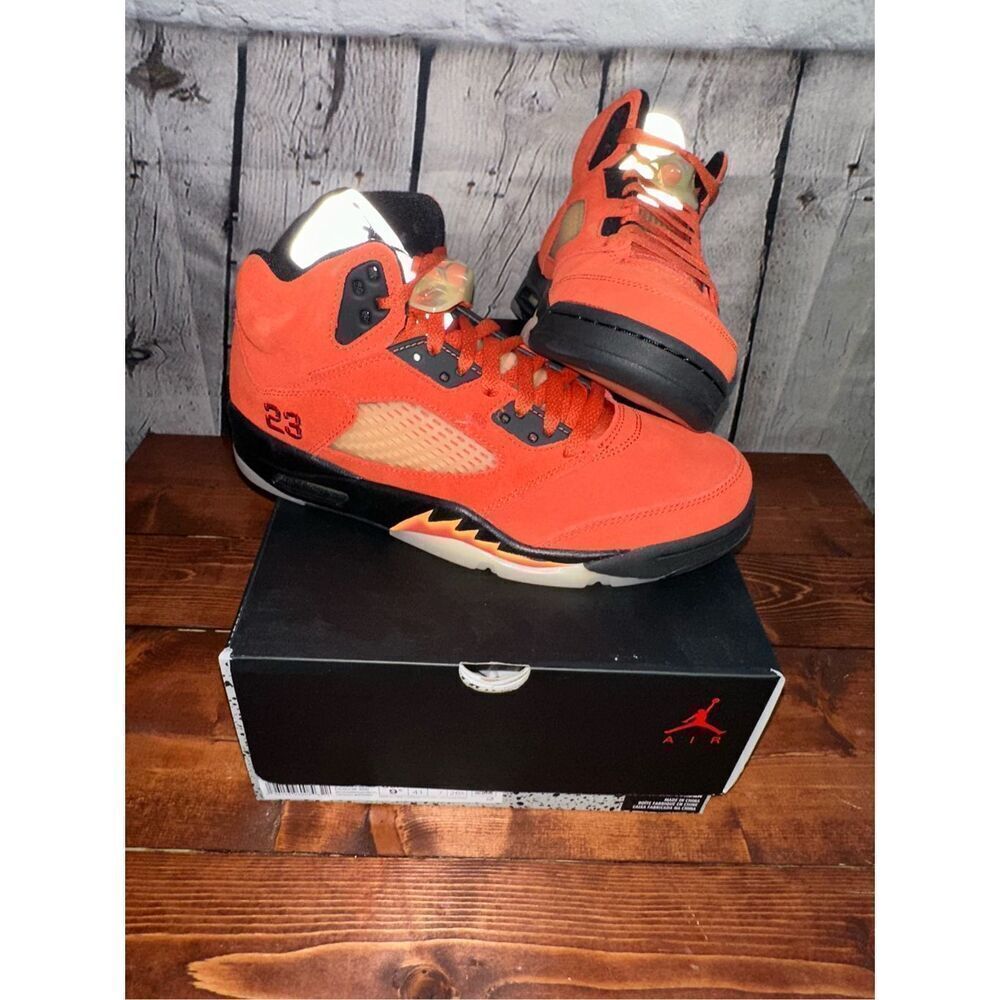 Air Jordan 5 Retro Martian Sunrise/Fire Red/ Muslin/Black Size W 9.5 / M 8 DD933